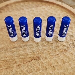 5 Nivea Moisture Lip Care Sticks